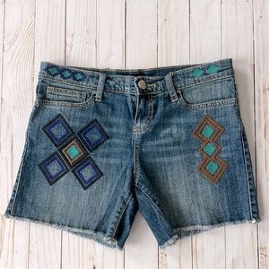 Allen B. Schwartz | Embroidered Shorts 🌿